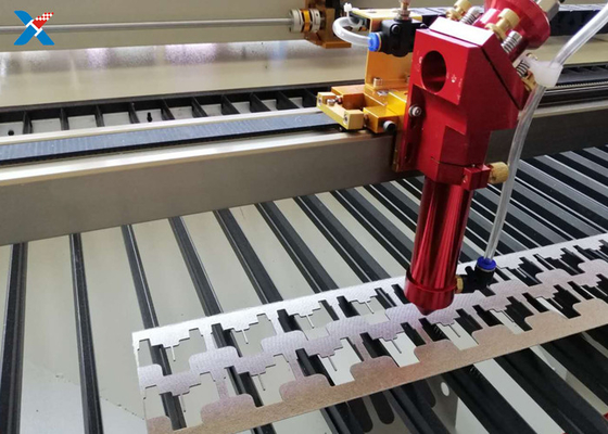 Купить Ясно плексиглас 3mm изготовленный на заказ отрезанный покрывает вырезывание лазера высокой точности online manufacture